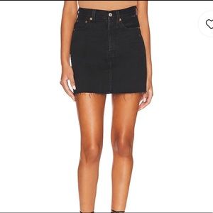 Levi’s Black Denim Skirt